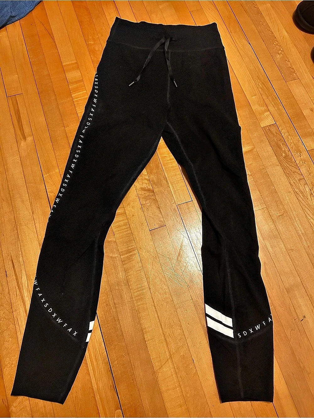 Sarah’s day white fox boutique Black & White Athletic Leggings Size Small